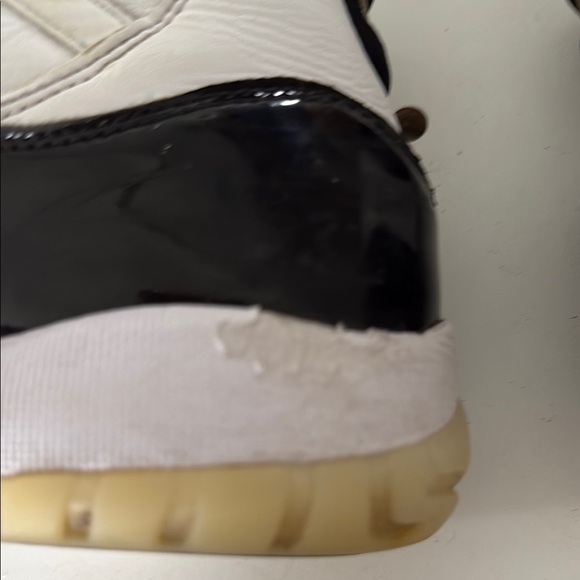 Air Jordan 11 Retro “Concord” 2000 Athletic Shoes - Picture 11 of 13